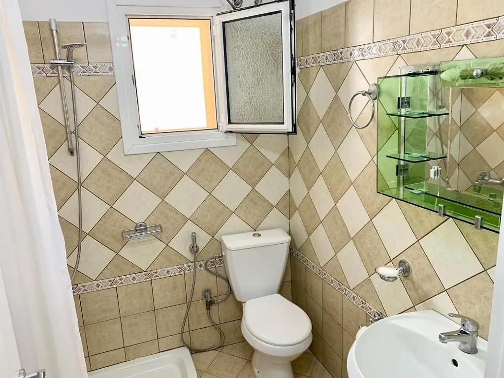 James Apartment Sarande 0*,  Albania